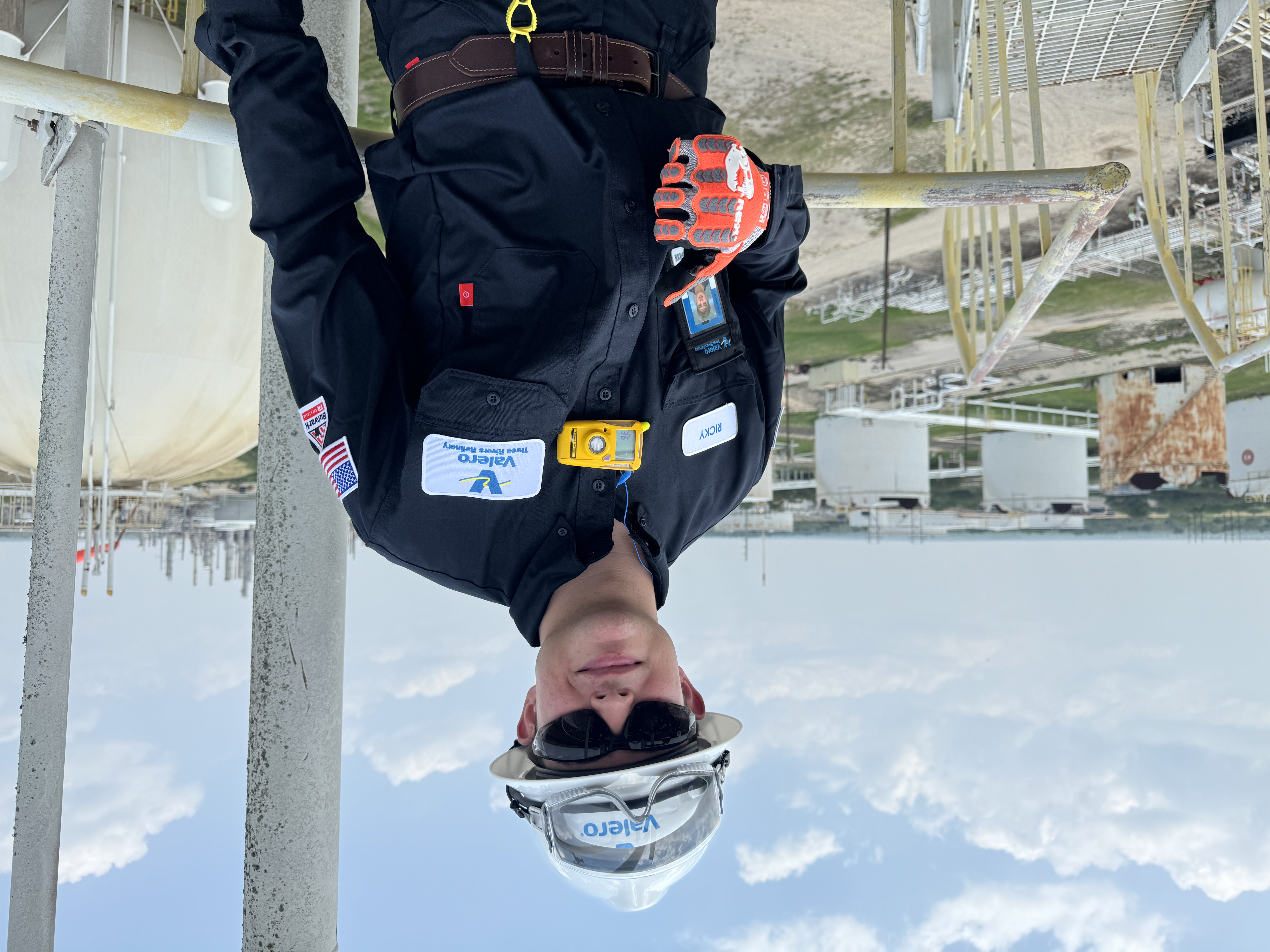 Ricardo in FR suit at Valero